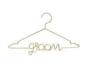 Szlafroki i wieszaki dla Pary Młodej - Metalowy wieszak na ubrania dla Pana Młodego "Groom" / 45x27 cm
