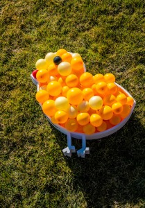 Kształty szablony do wypełnienia balonami - Kurczak wielkanocny szablon do wypełniania balonami  48x98 cm